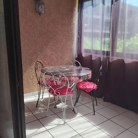 Διαμέρισμα Tt Confort Dans Avec Piscine